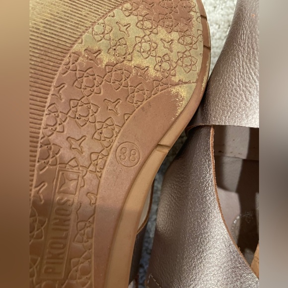 Pikolinos Mykonos Criss Cross Leather Slingback Sandals with Velcro closure. - Picture 6 of 9